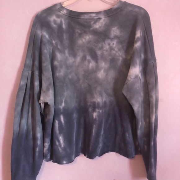 American Eagle blue and grey tie dye long sleeve